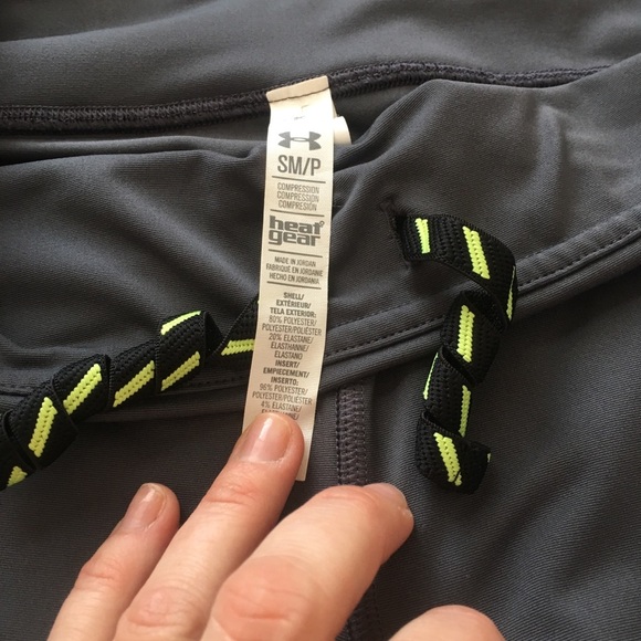 Under Armour Capris - Picture 4 of 7